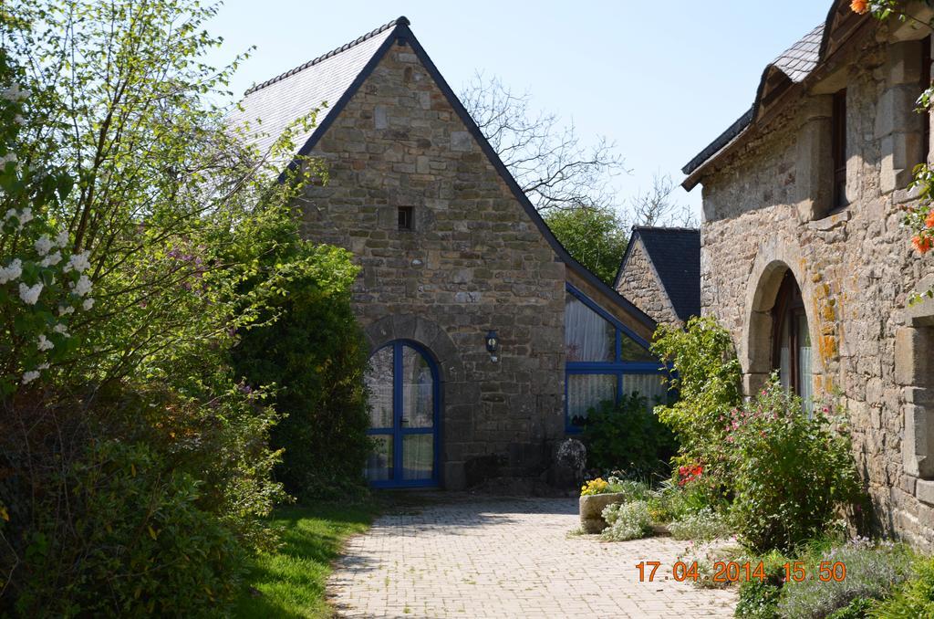 A La Ferme De Kervihern Locoal-Mendon Luaran gambar